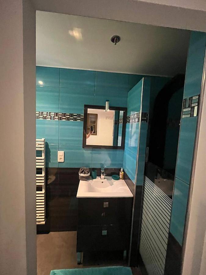 Location de vacances pour 6 personnes, avec terrasse ainsi que jacuzzi et piscine à Lançon-Provence - 3