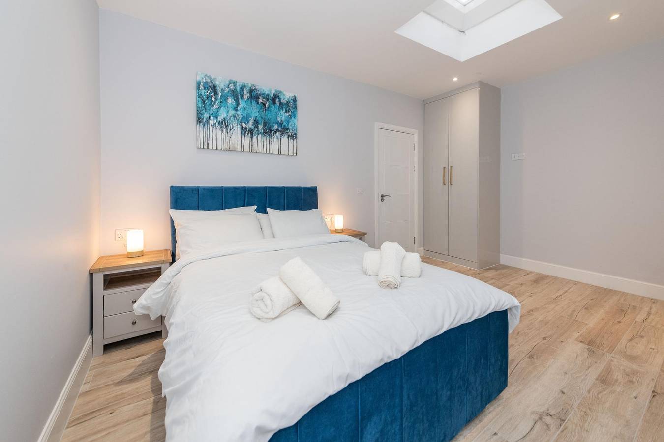 Apartamento entero, Cosy Flat with Patio in Town Centre Walk to Shops - Pass the Keys in Reading, Berkshire