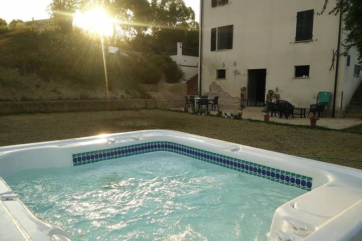 Ferienhaus für 6 Personen, mit Balkon und Garten