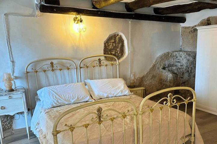 Apartamento entero, Historic Calabrian Clifftop Apartment with Panoramic Sea Views in Amantea, Provincia de Cosenza