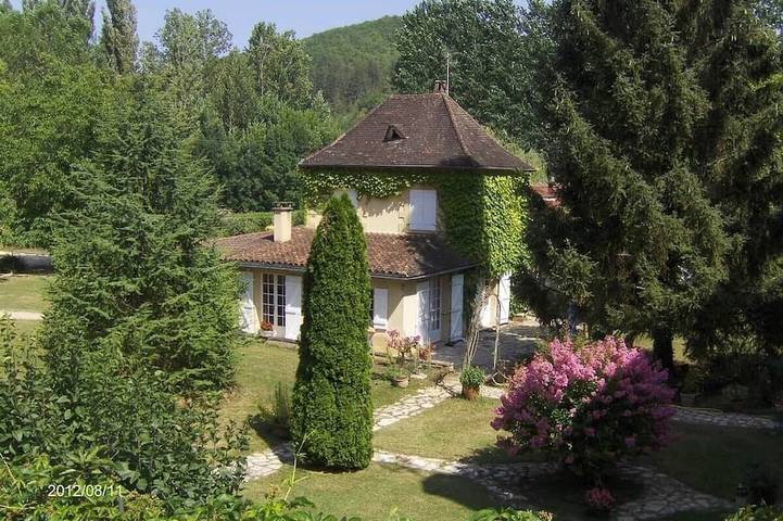 Holiday home for 10 people, with garden and pool - 1