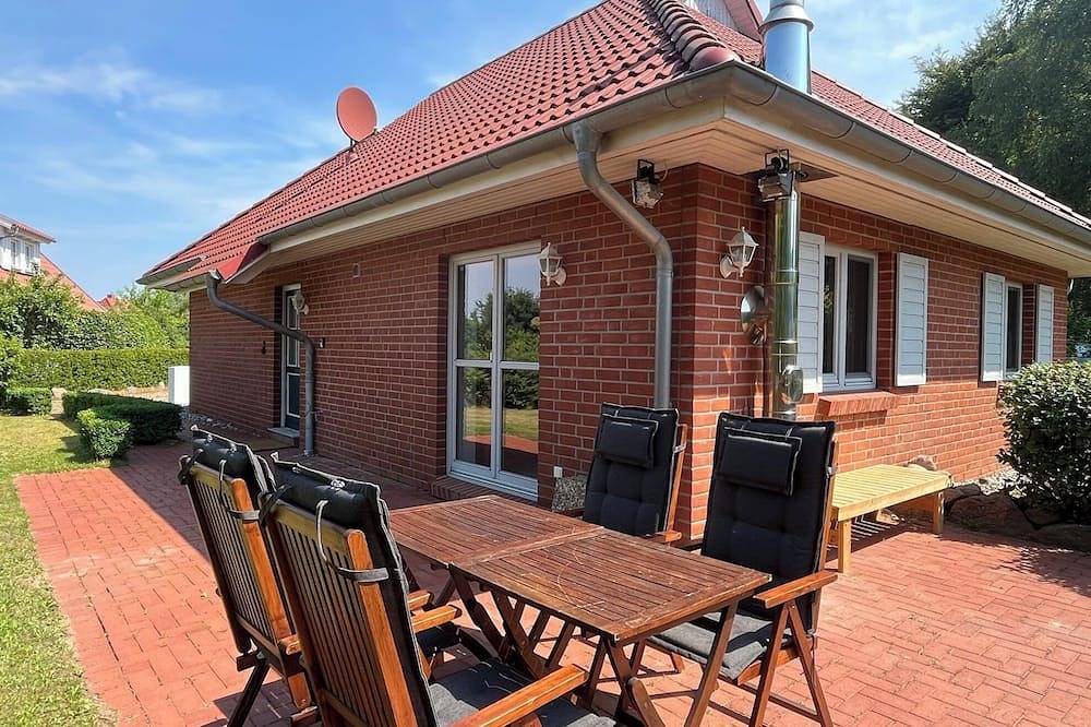 Ferienhaus \"Strandmöve\" mit Infrarot-Sauna in Strandnähe in Rosenhagen, Dassow