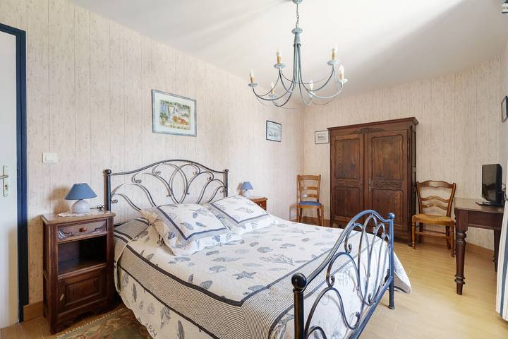 Chambre d’hôtes « Chambre Bleue – 300 m de la plage » avec Wi-Fi in Saint-Coulomb, Région de Saint-Malo