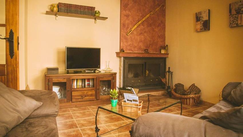 Casa rural para 8 personas, con jardín y vistas, Se admiten mascotas en Fuentealbilla