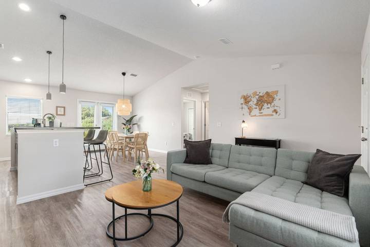 Vacation rental for 4 people, with balcony and pool as well as yard in Citrus County