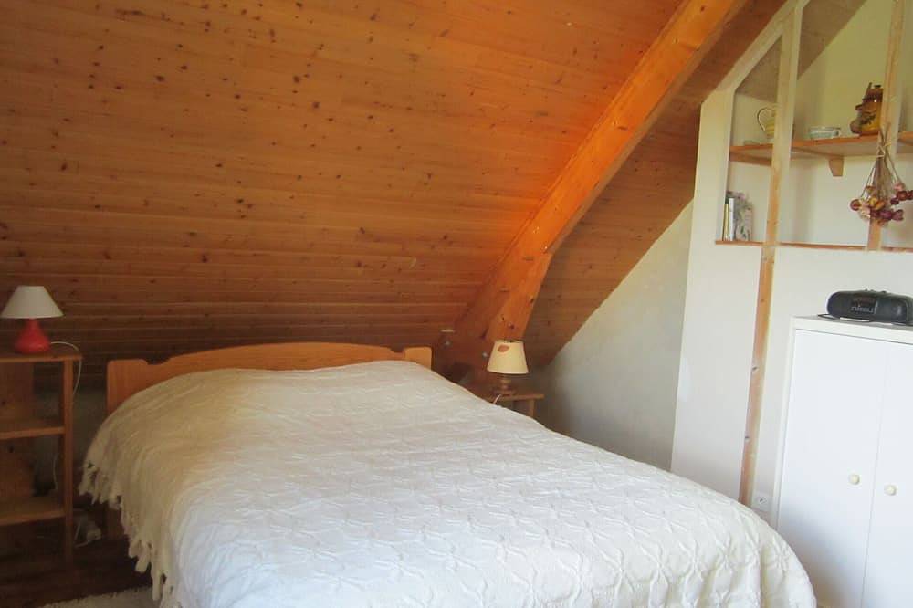 Maison à 10 min à pied de la plage, dans environnement calme in Lancieux, Région de Dinan
