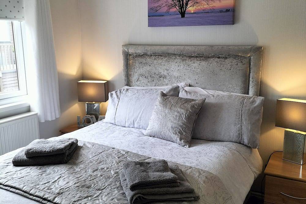 Lakeside 15 – Stunning Lodge on White Cross Bay, Lake Windermere (No Pets) in White Cross Bay, Lake District