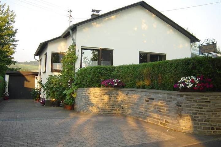 Chambre d’hôte pour 2 personnes, avec jardin à Mülheim