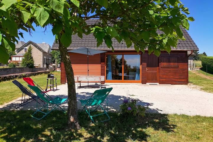 Gîte pour 4 personnes, avec Terrasse et Jardin dans Darazac