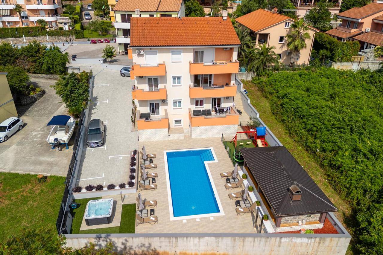 Apartment with Balcony in Ika, Opatija Riviera
