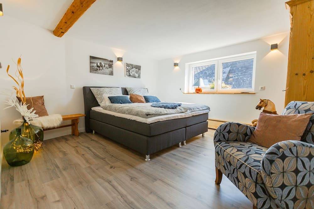 Ganze Wohnung, Landhaus mit höchstem Wohnkomfort und großzügiger Terrase in Issigau, Landkreis Hof