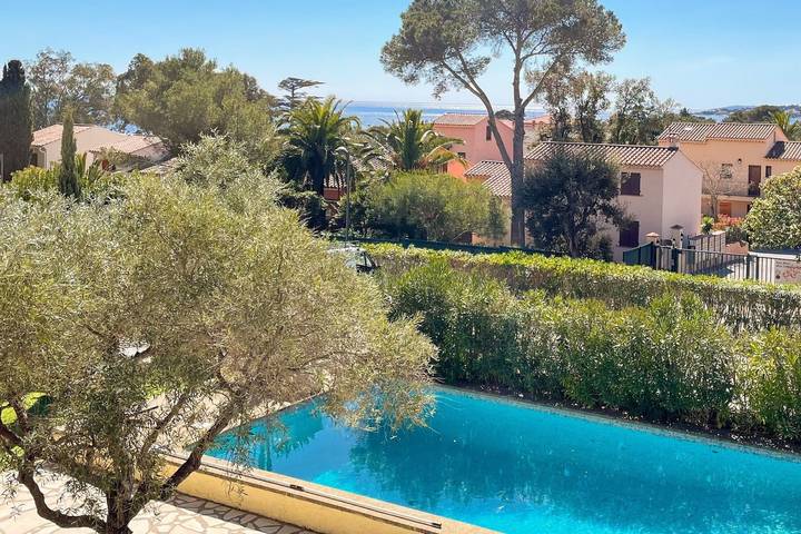 Villa pour 10 personnes, avec jardin et piscine, adapté aux familles à Fréjus - 3