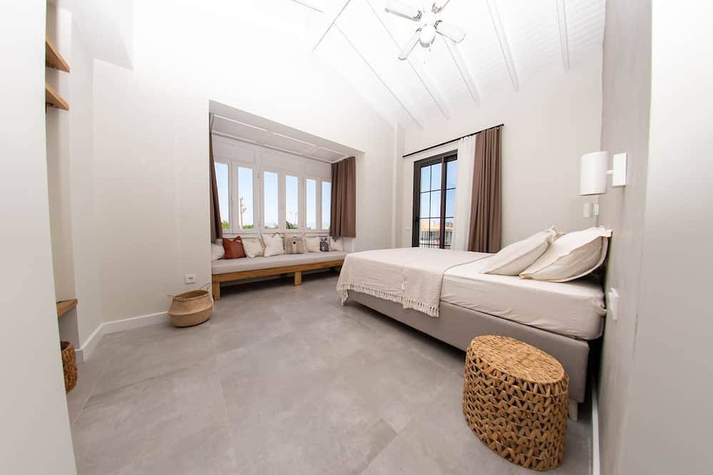 Villa Lia 1, Relaxing Design, Private pool, 350mt to the Sea in Cesme, Provinz Izmir