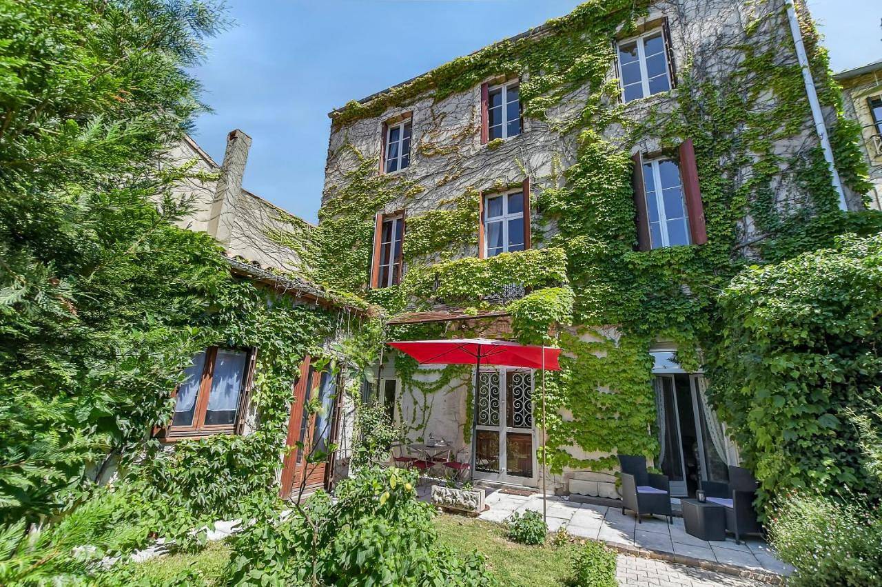 Appartement entier, Les Bellevue Cité "4 Apartments, 1 with Garden & Private Parking, Aircon, Wifi, Free Public Car Park, 1 km from Cité" in Carcassonne, Région de Carcassonne
