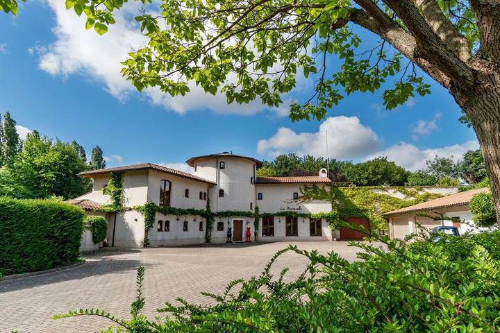 Gîte pour 20 personnes, avec Terrasse ainsi que Jardin et Vue à Vilvorde