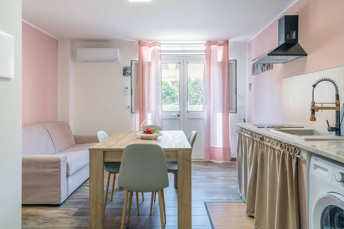 Apartamento entero, Apartamento 'Beb della Stazione - Capo Treno' con Wi-Fi y aire acondicionado in Pachino, Provincia de Siracusa