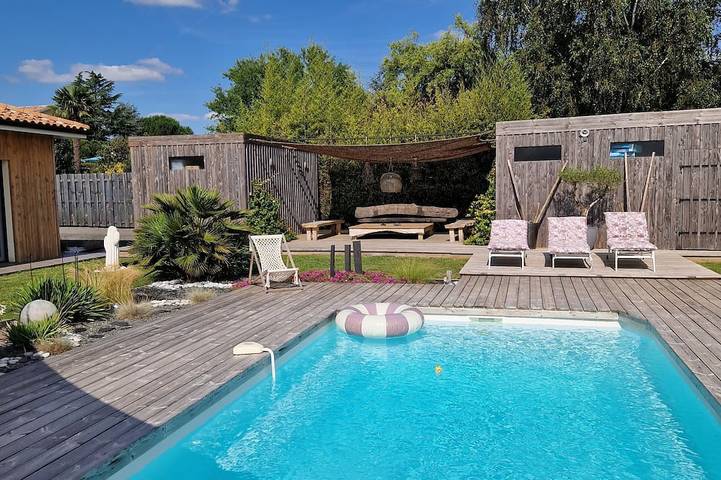 Location de vacances pour 8 personnes, avec jardin à Faleyras