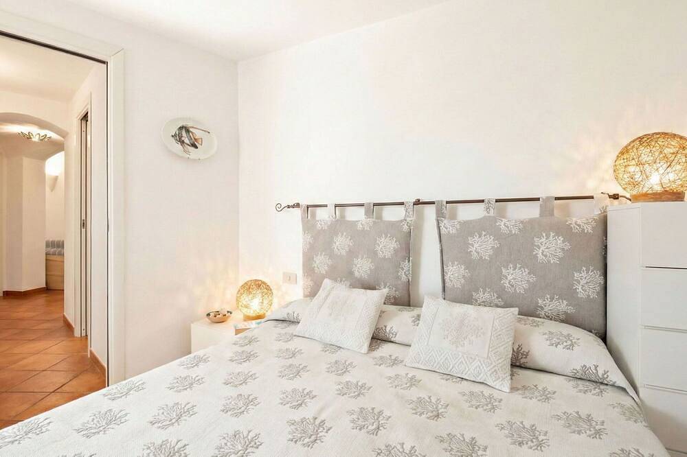 Entire apartment, Nice apartment for 4 guests with pool, A/C and pets allowed in Arzachena, Costa Smeralda