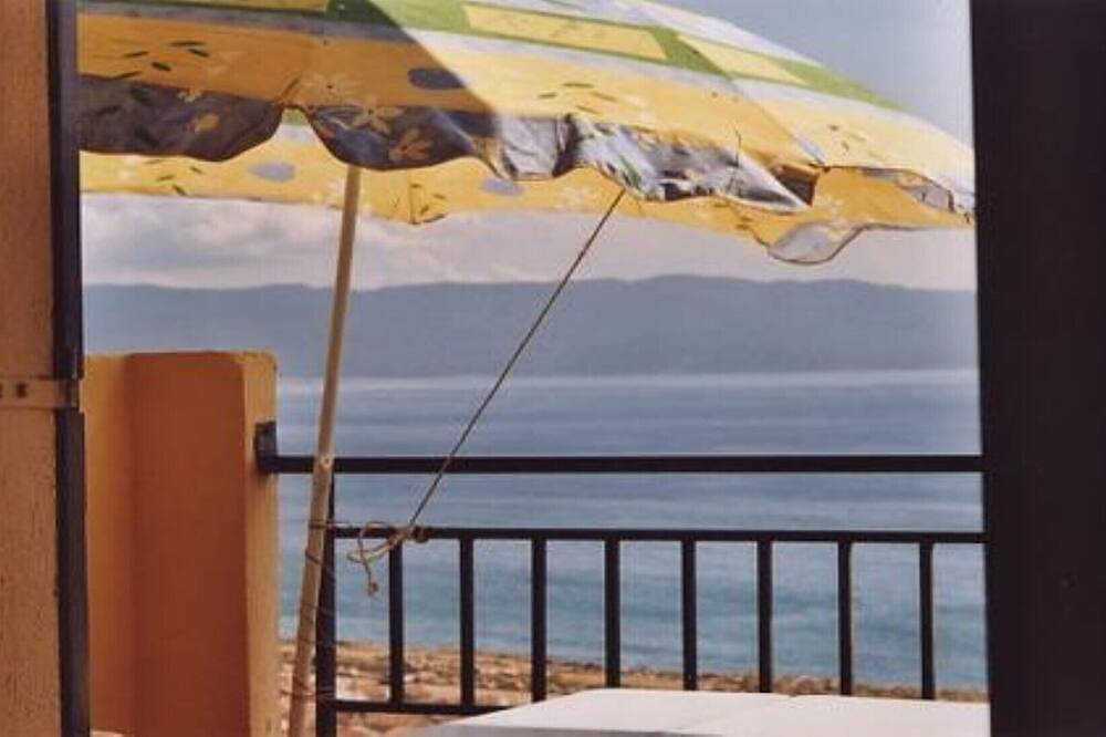 Entire apartment, Like a balcony on the whole cliff of Aajccio, winter and summer! in Ajaccio, Ajaccio region