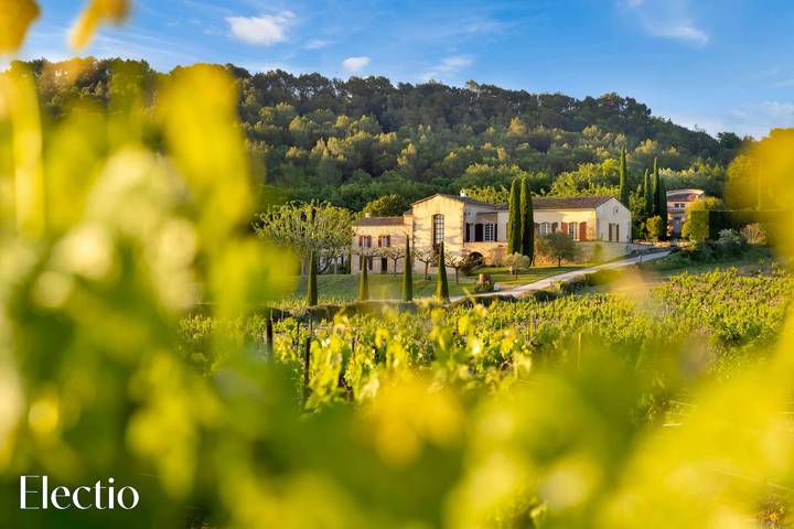 Location de vacances pour 4 personnes, avec jardin ainsi que piscine et terrasse à Le Puy-Sainte-Réparade - 2
