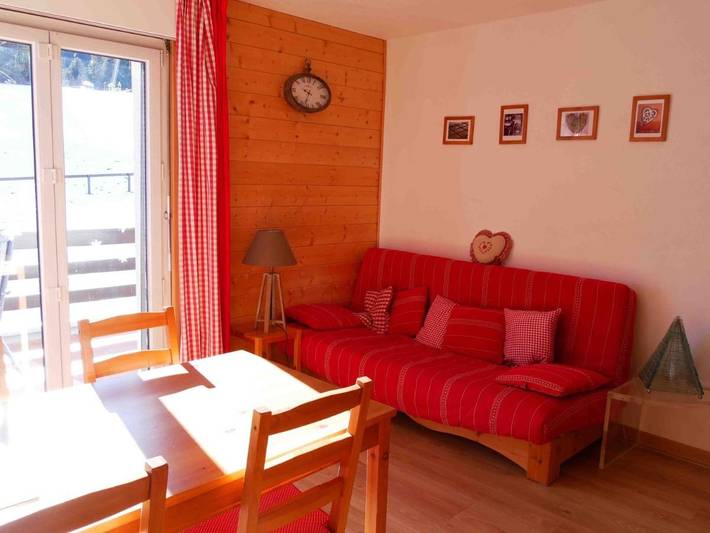 Gîte pour 4 personnes, avec vue et jardin à Vionnaz