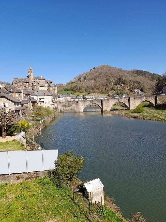 Appartement entier, Three-Bedroom Apartment with Water View in Estaing (Aveyron), Parc naturel régional de l'Aubrac