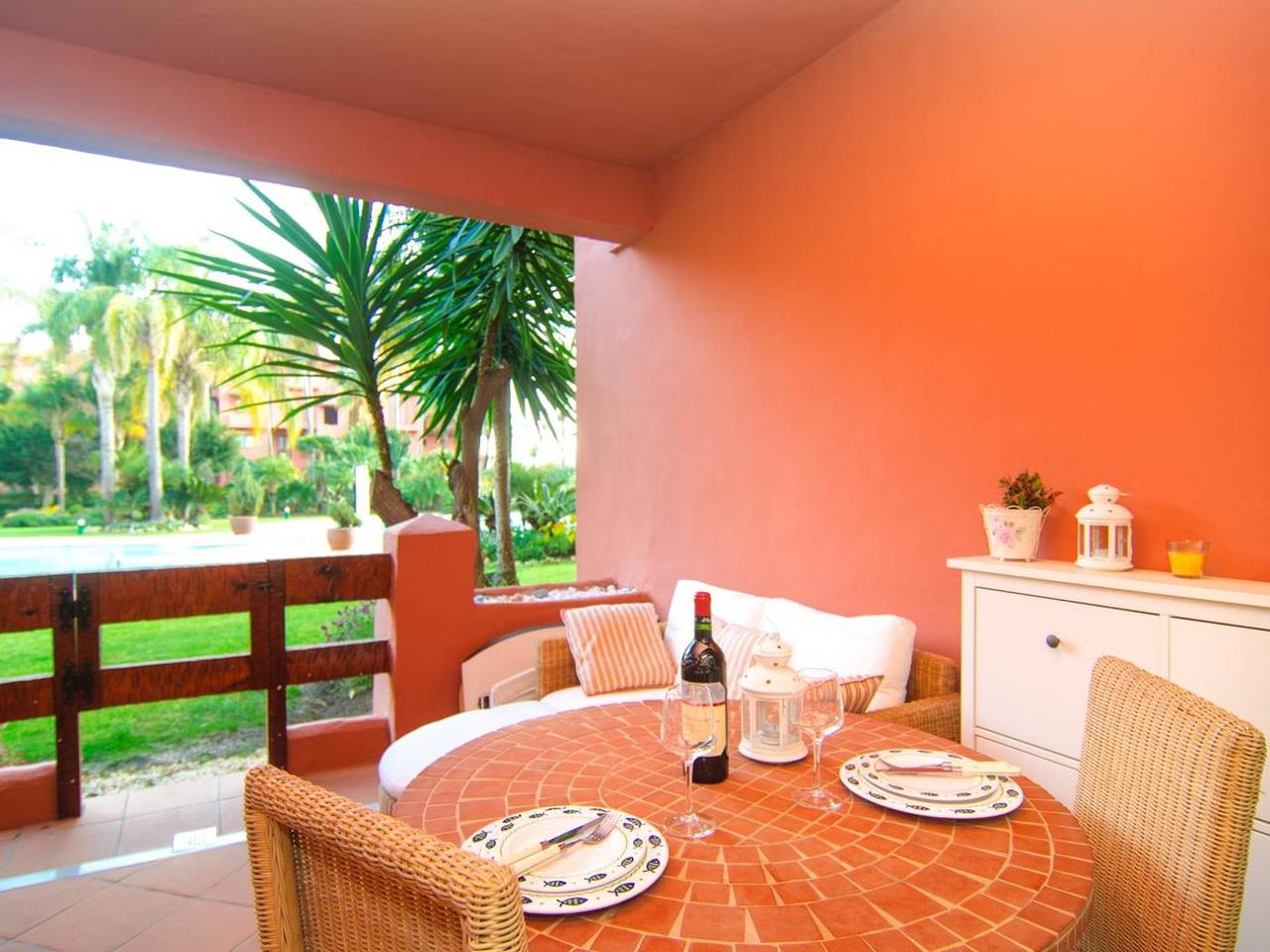 Entire holiday apartment, Alicate Playa refurbished apartment direct exit to garden in Las Chapas, Marbella