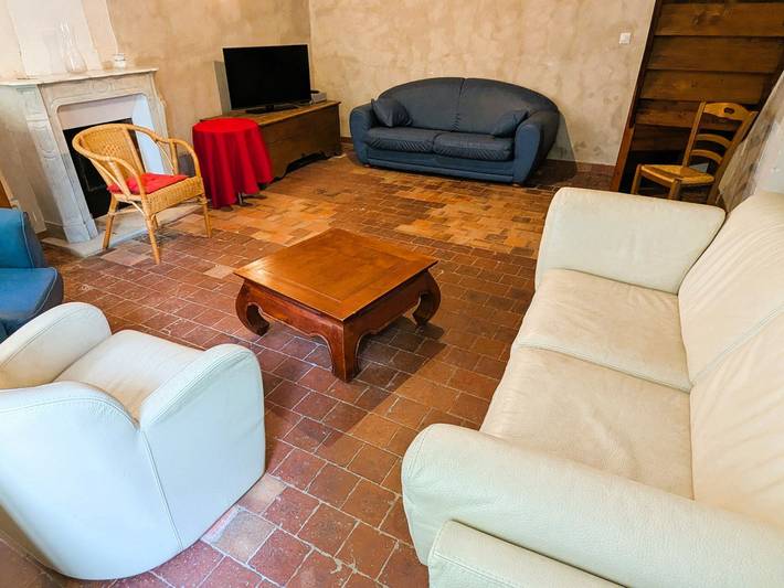 Beautiful renovated farmhouse in Burgundy, green setting in Merry-Sec, Auxerre region