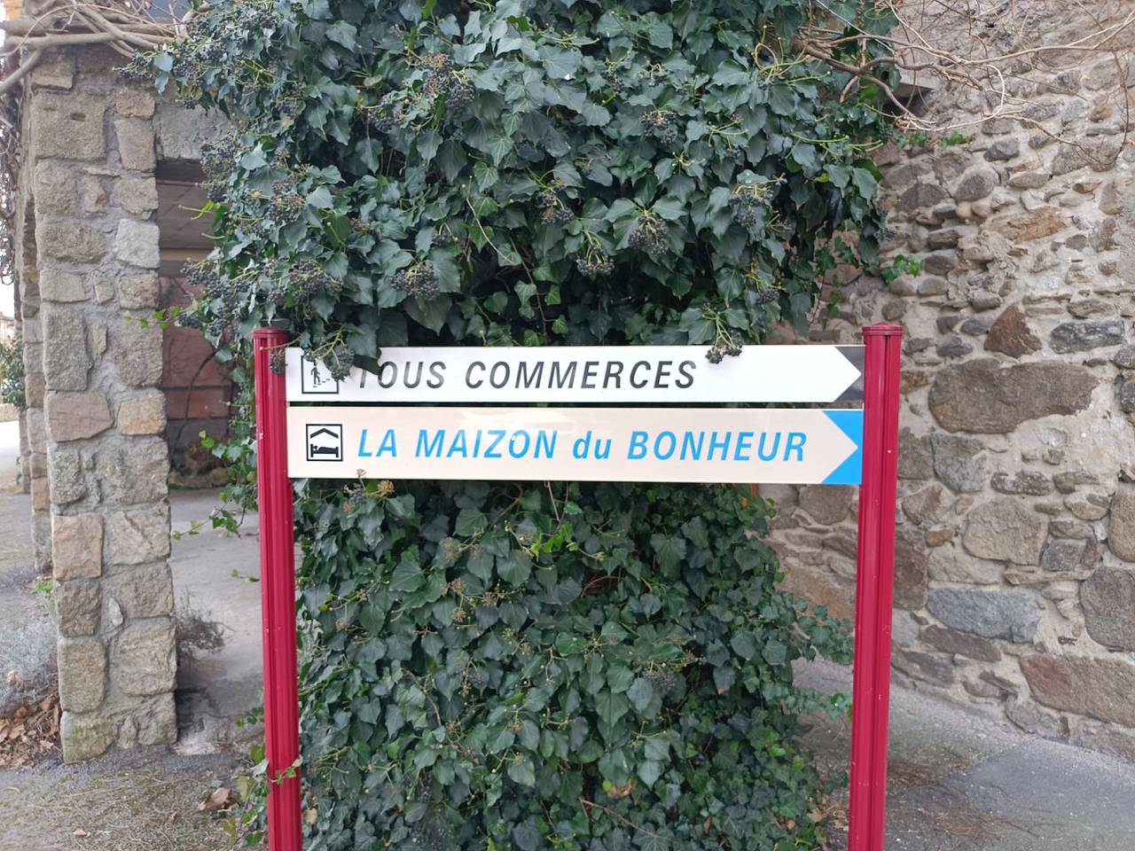 Chambres d'hôtes La Maizon du Bonheur - Perroquet in Saint-Pierre-de-Bœuf, Parc Naturel Régional du Pilat