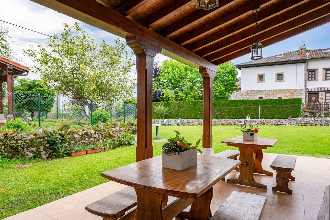 Country House 'Casa Marcos' with Mountain View, Private Terrace and Wi-Fi in Andrín, Llanes