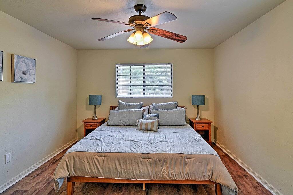 Aktualisiertes Gainesville Townhome mit Pool ~ 3 Mi. bei Uf! in Gainesville, Alachua County