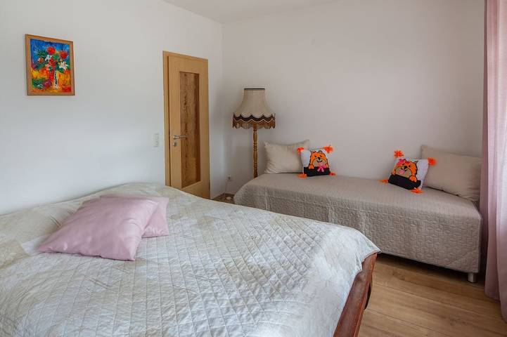 Ferienwohnung für 4 Personen, mit Terrasse und Garten in Sehmatal - 2