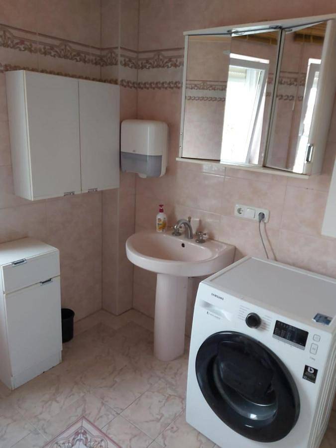 Ganze Ferienwohnung, Villa Prince, nur für Handwerker auch langfristig, nähe Ingolstadt in Vohburg an der Donau, Landkreis Pfaffenhofen an der Ilm