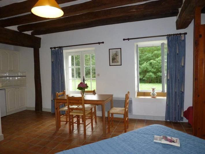 Location de vacances pour 6 personnes, avec Terrasse et Jacuzzi ainsi que Jardin et Bassin pour enfant à Sainte-Catherine-de-Fierbois - 3