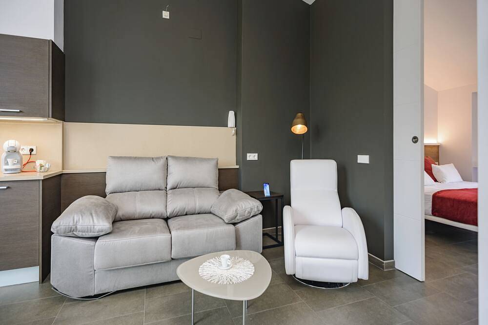 Ganze Wohnung, Can you imagine staying right in front of the Dalí Museum? in Figueres, Oberampurien