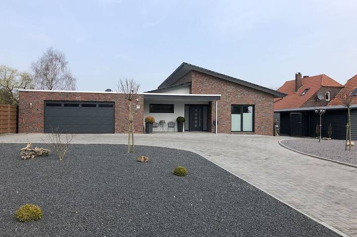 Ferienhaus für 5 Personen, mit Garten und Sauna sowie Terrasse in Zetel