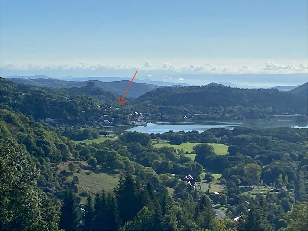 Estudio entero, Stud Le Corbusier in Murol, Parque Natural Regional Volcans d'Auvergne