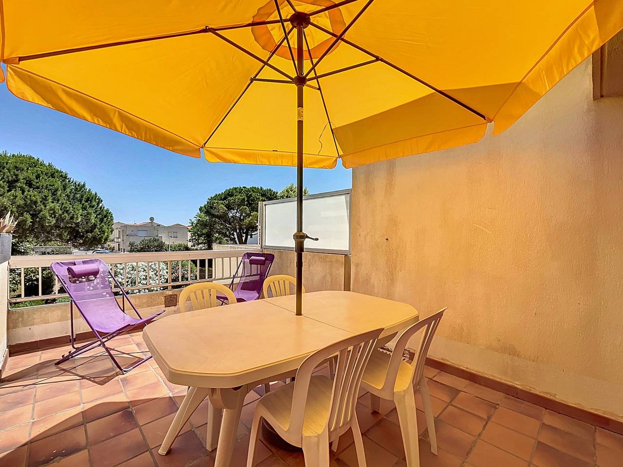 Entire apartment, Bright studio 4 pers, near beach with Wi-Fi in Mauguio, Côte d'Améthyste