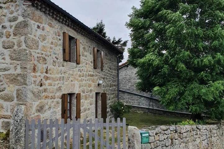Gîte pour 6 personnes, avec jardin, animaux acceptés dans Saint-Symphorien (Lozère)