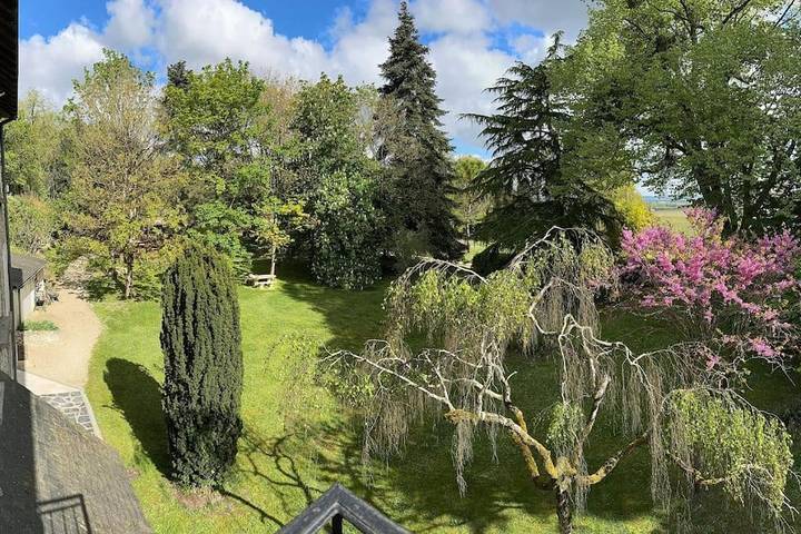 Location de vacances pour 13 personnes, avec vue ainsi que jardin et piscine à Saumur - 4