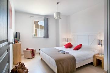 Villa for 10 People in Saint-Saturnin-lès-Apt, Parc naturel régional du Luberon, Photo 4