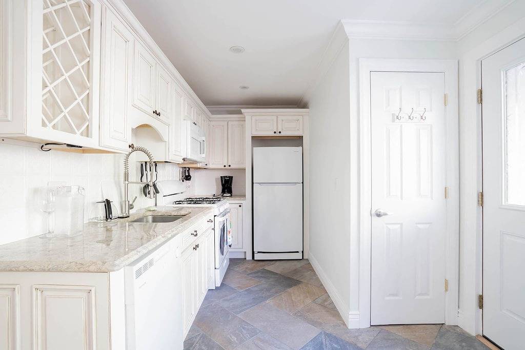 Ganze Wohnung, Walk to Stadiums & Downtown, Jet Tub, Historic Apt in Licking Riverside Historic District, Kenton County