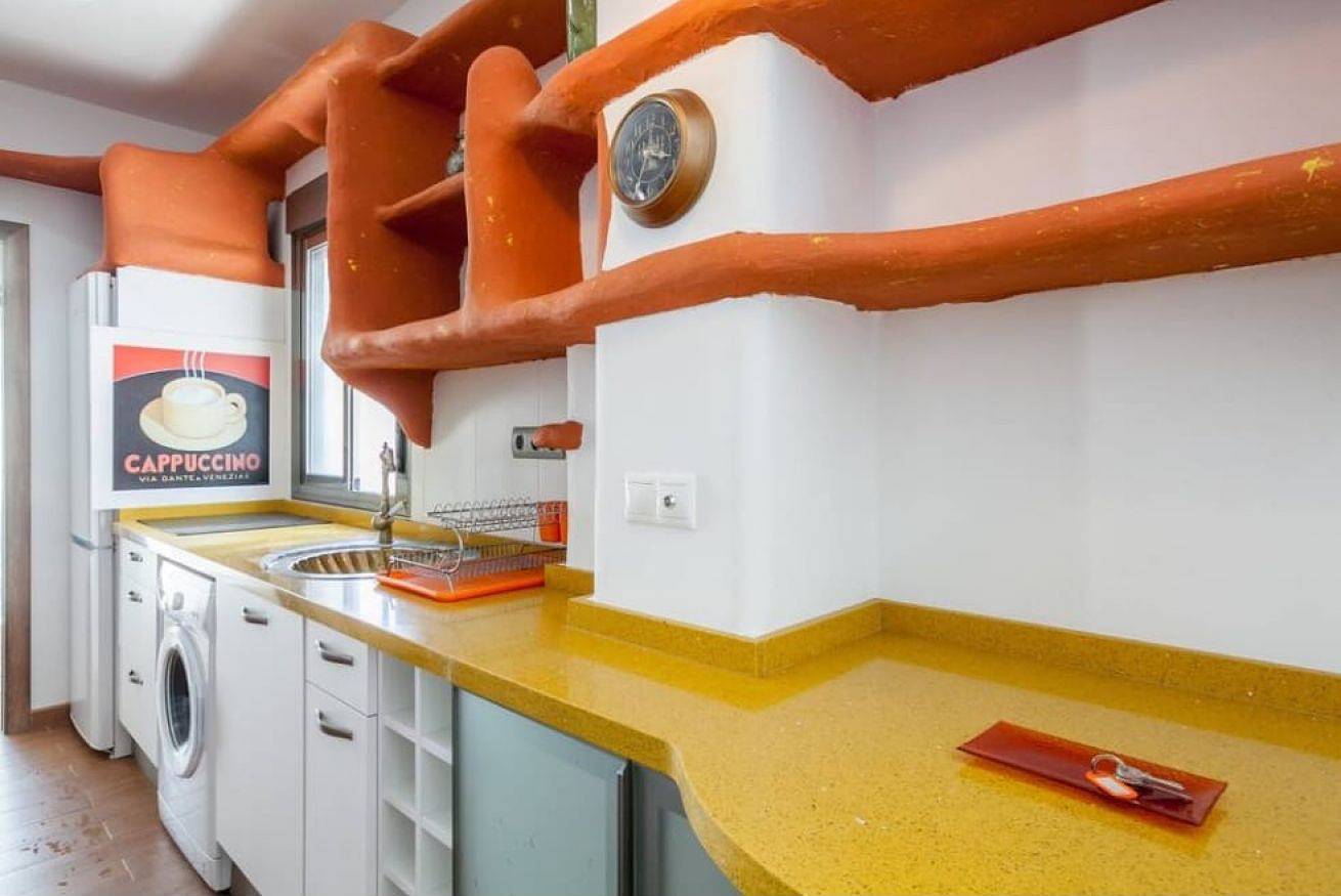 Apartamento entero, 🌊 Elegante Alojamiento para Familias y Amigos en el Corazón de Conil 🌴 in Conil de la Frontera, Costa de la Luz