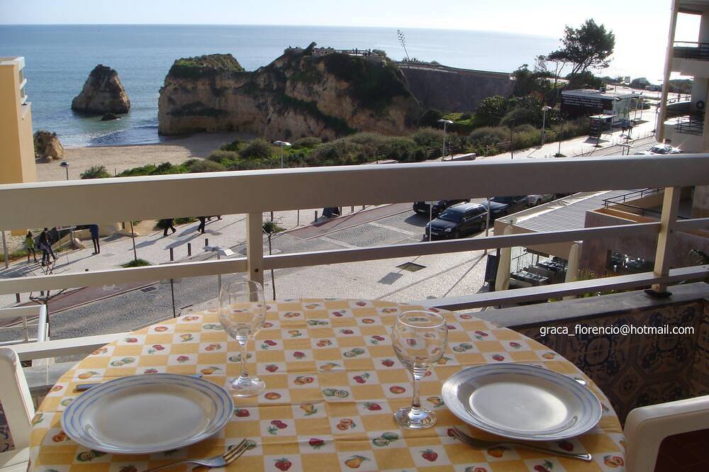 Apartamento entero, En primera línea T1 con garaje y Wifi 1980 / Al in Praia da Rocha, Portimão