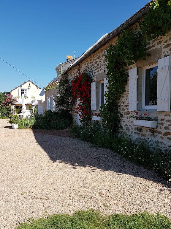 Gîte pour 6 personnes, avec piscine et jardin à Maux