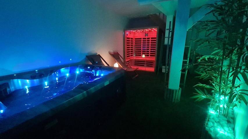 Location de vacances pour 2 personnes, avec terrasse ainsi que sauna et jacuzzi, animaux acceptés à Palau-del-Vidre