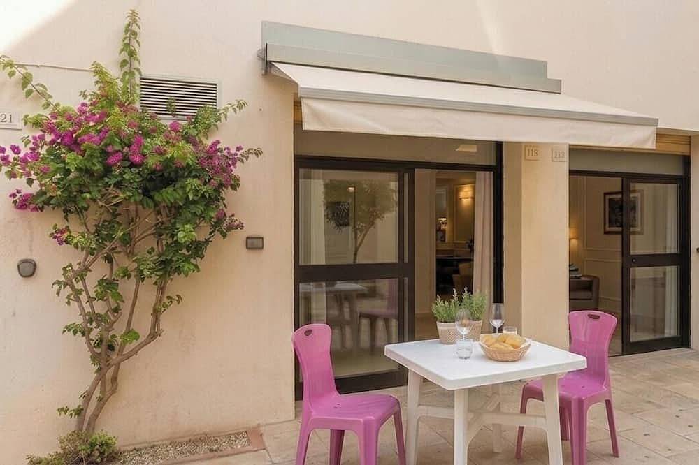 Appartement entier, Beautiful Santa Barbara. Exclusive loft, studio apartment 4 single beds. in Spiaggia Due Pini, Rodi