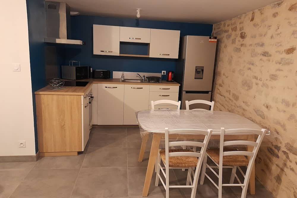 Country in the city for this detached house renovated in 2021. in Vannes, Côte des Mégalithes