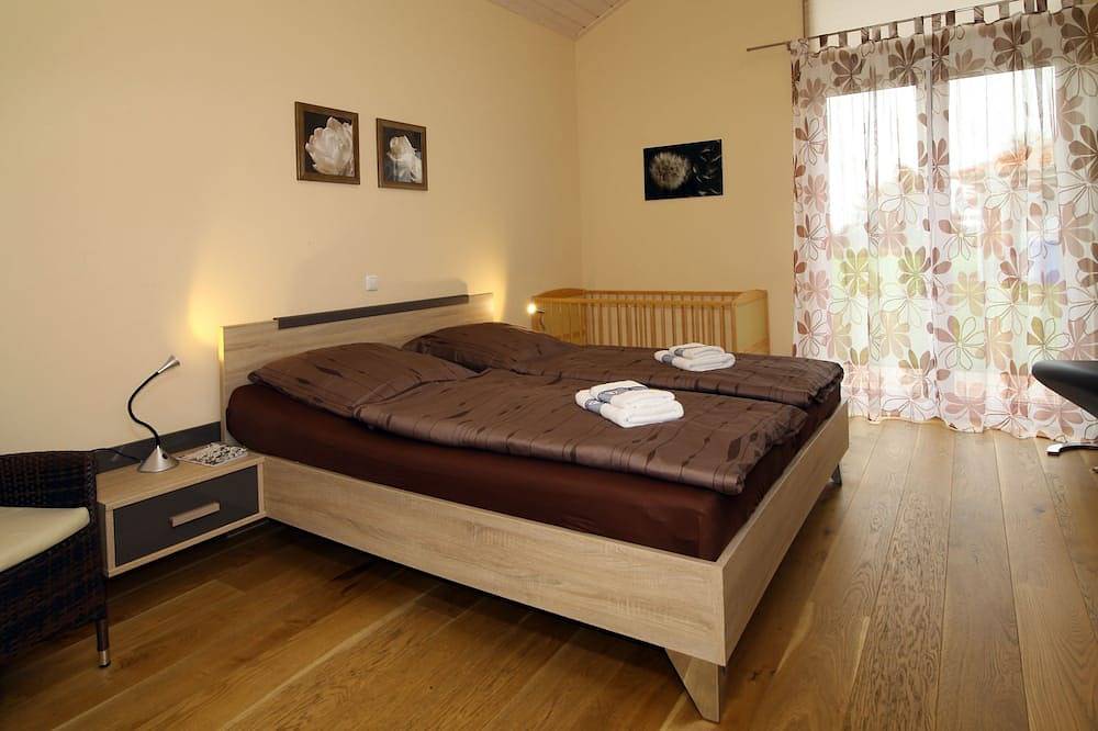 Familienvilla- Kinderparadies,Wintergarten,Rügenurlaub mit Hund in Vaschvitz, Trent