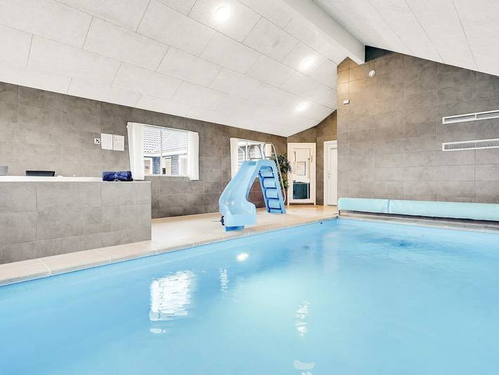 Ferienhaus für 20 Personen, mit Terrasse und Pool sowie Sauna in Råbylille Strand - 2